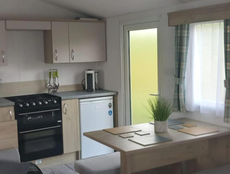 Sea Breeze, Modern, Cosy Holiday Home Haverigg Exteriér fotografie